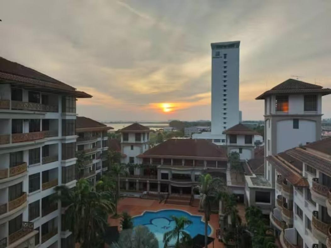 Gracious ~ Walking Distance To See, Shop And Eat Malacca エクステリア 写真